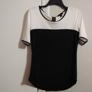 Black and white block blouse 🌼